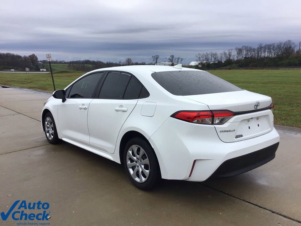 Used 2024 Toyota Corolla LE image 7