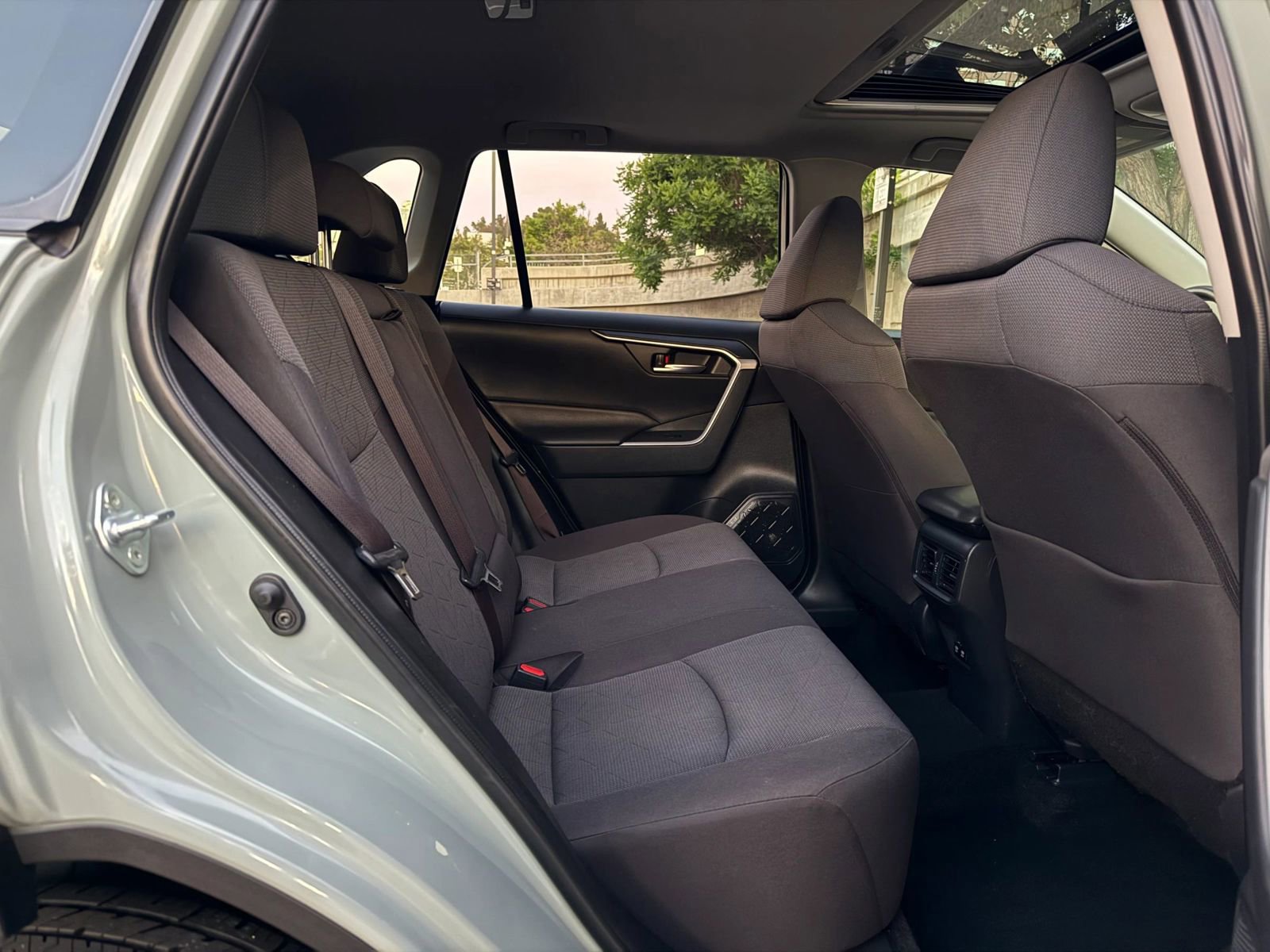Used 2019 Toyota RAV4 XLE w/ Convenience Package FWD image 47