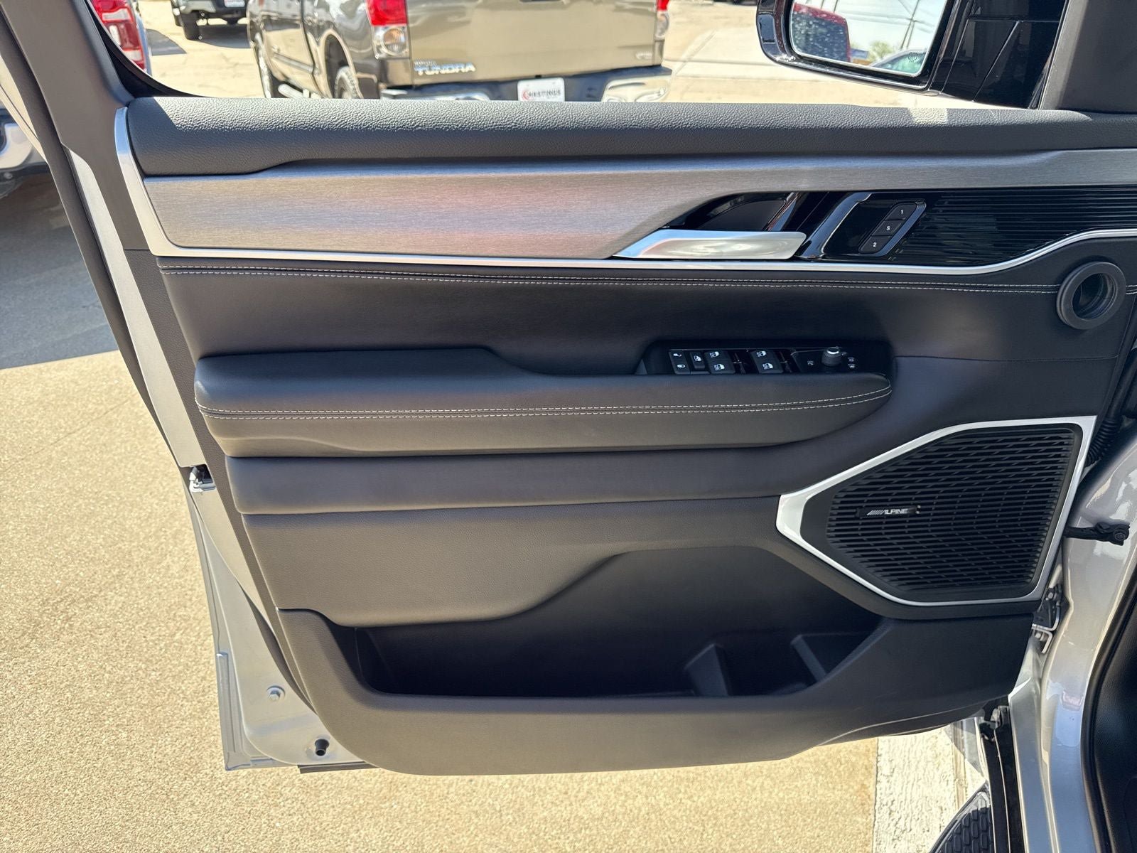 New 2026 Jeep Grand Wagoneer Limited AWD/4WD image 13