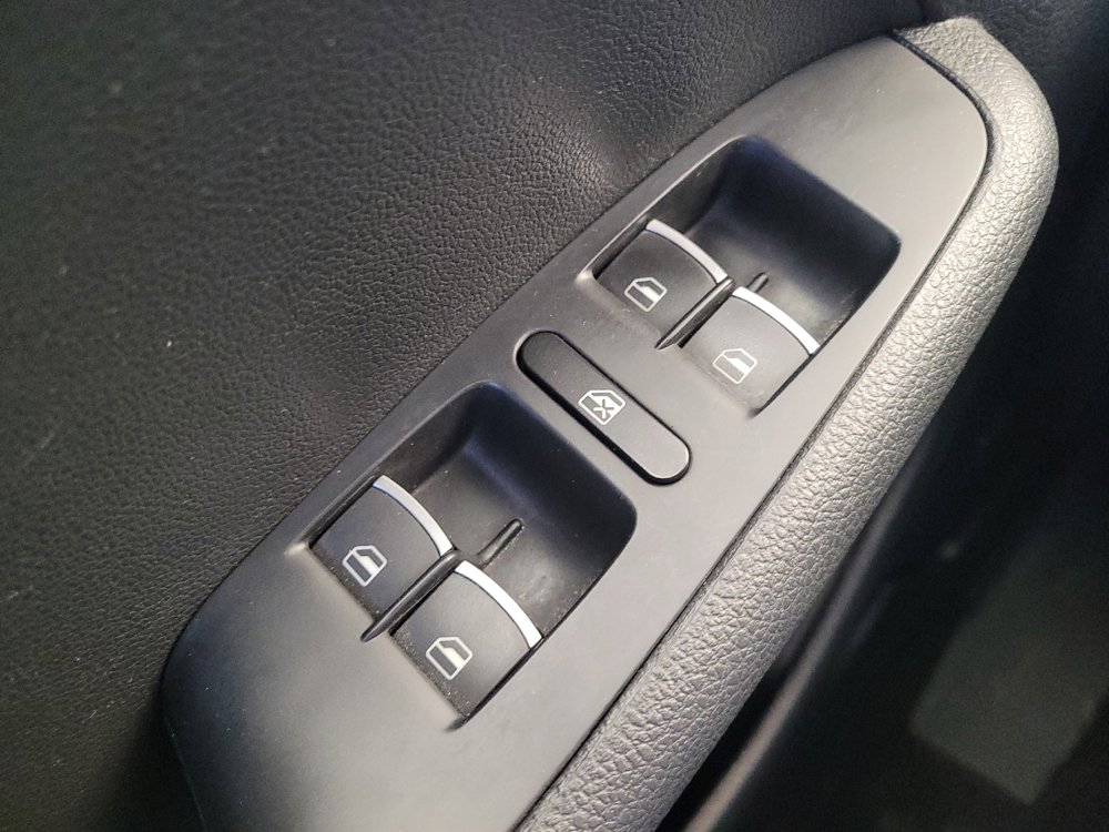 Used 2017 Volkswagen Jetta SEL Premium image 27