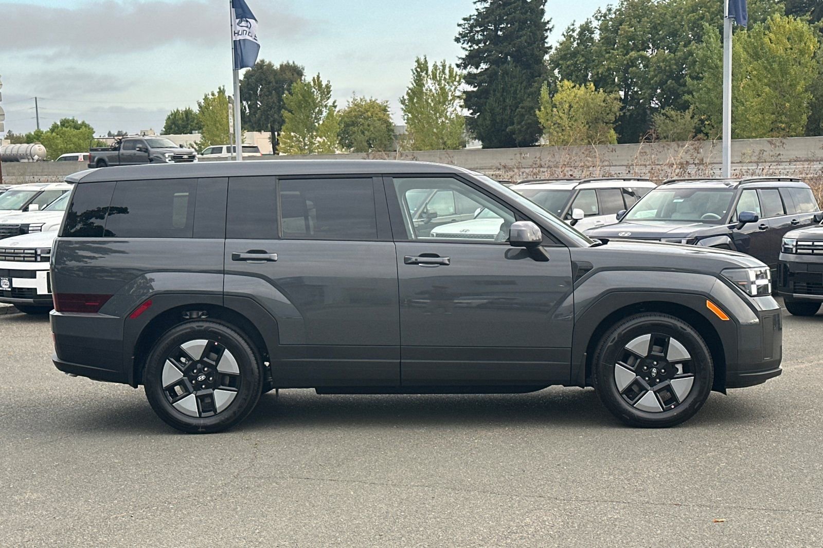 New 2026 Hyundai Santa Fe SE image 3