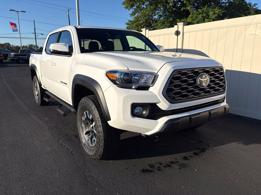 Used 2023 Toyota Tacoma TRD Off-Road AWD/4WD image 2