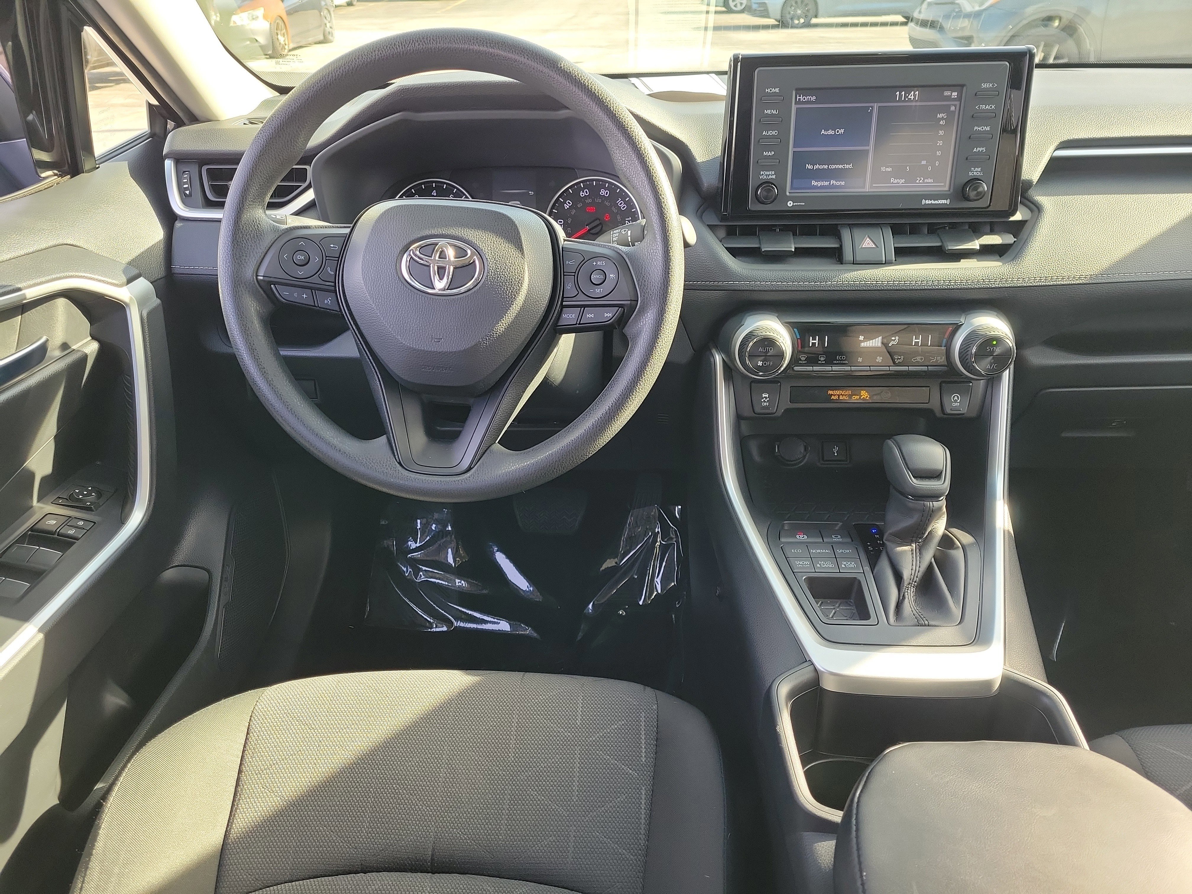 Used 2022 Toyota RAV4 XLE image 10