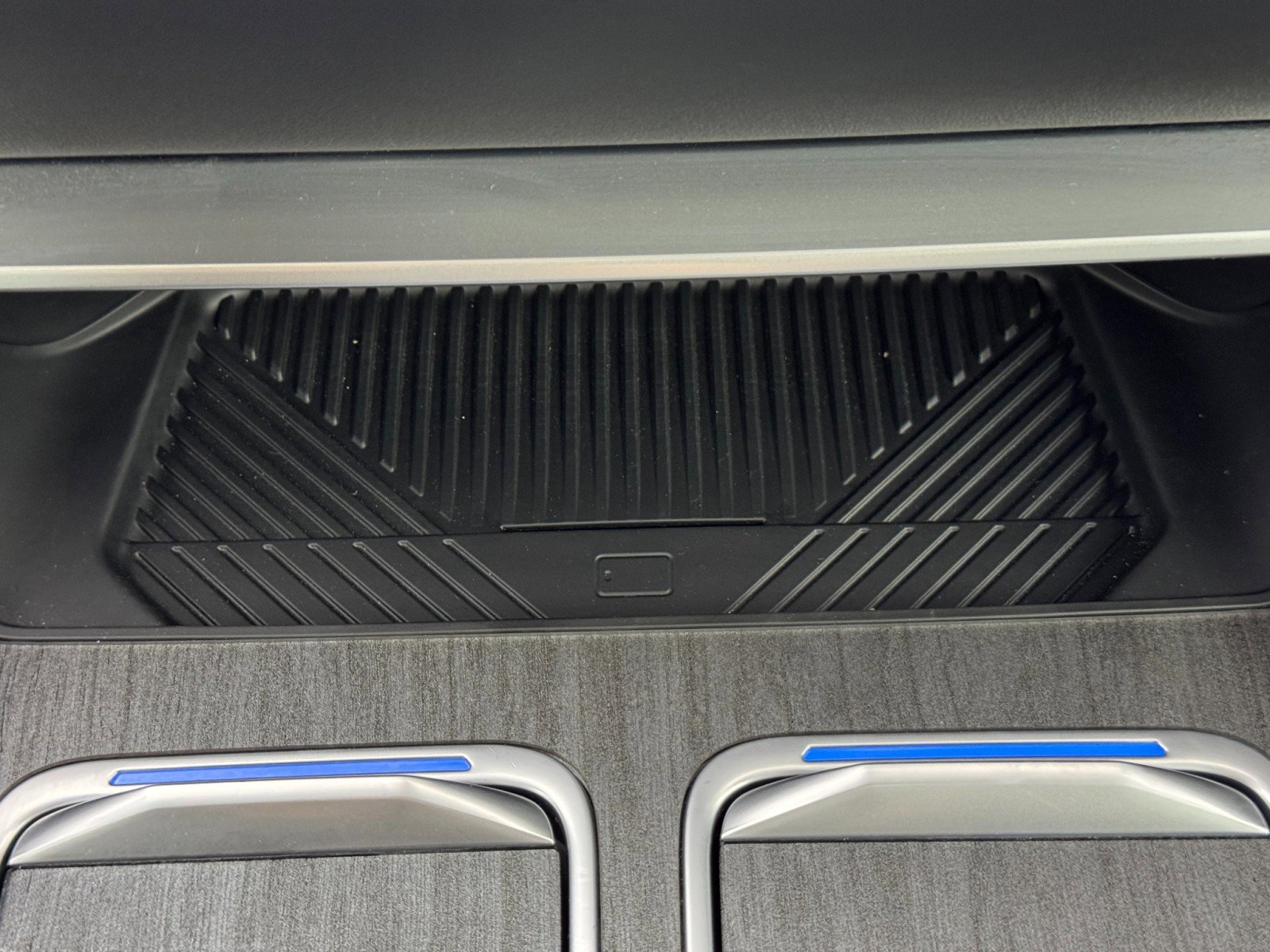 Used 2024 BMW i7 xDrive60 w/ Executive Package image 34