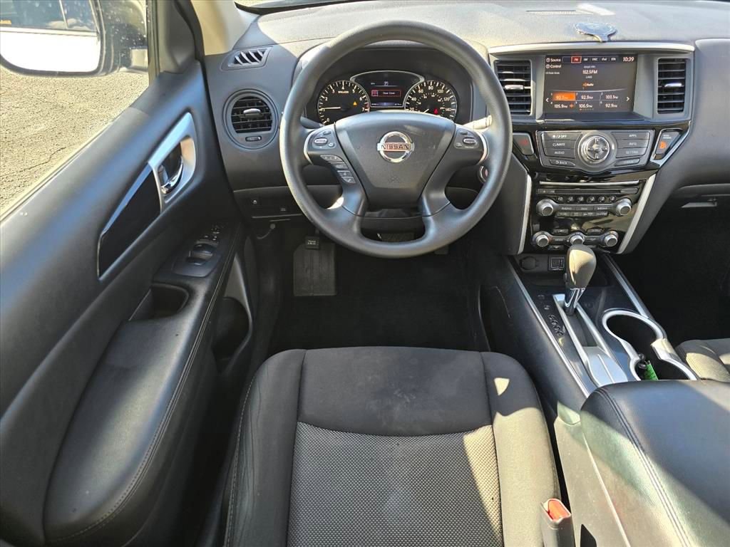 Used 2019 Nissan Pathfinder S image 3