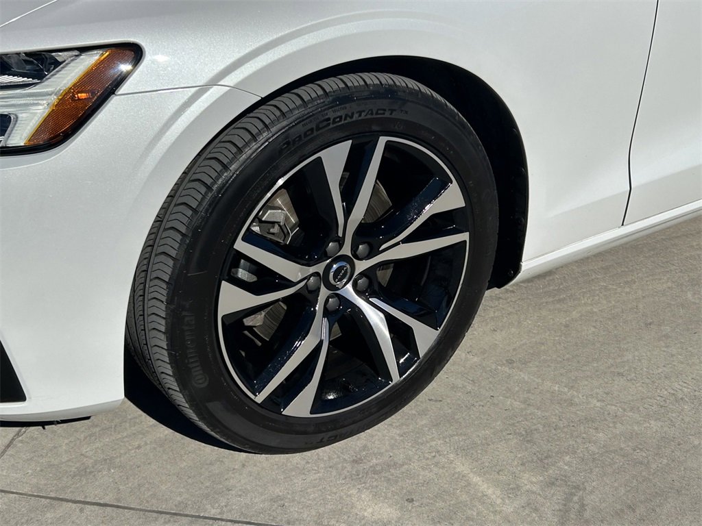 Used 2024 Volvo S60 B5 Core image 9