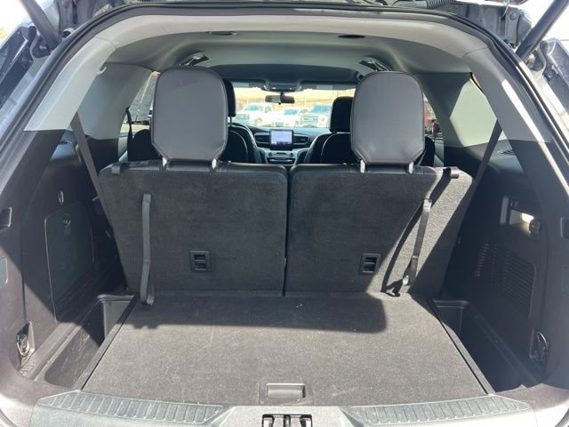 Used 2021 Ford Explorer XLT w/ Equipment Group 202A AWD/4WD image 15