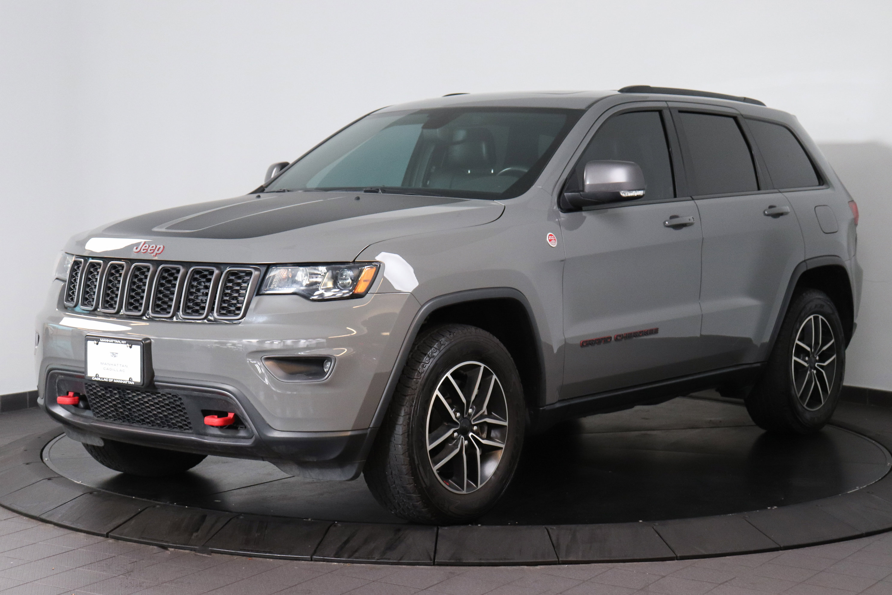 Used 2021 Jeep Grand Cherokee Trailhawk image 1
