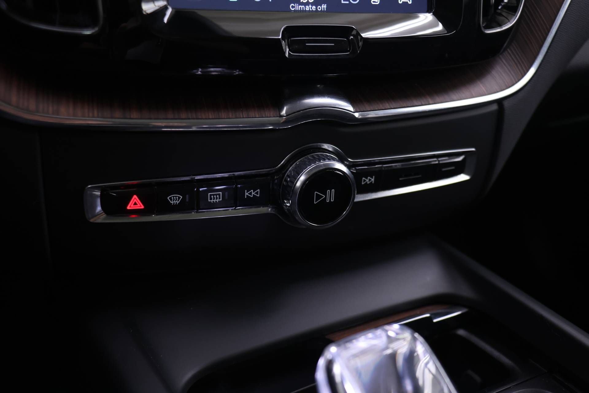 Used 2023 Volvo XC60 B5 Ultimate w/ Climate Package AWD/4WD image 9