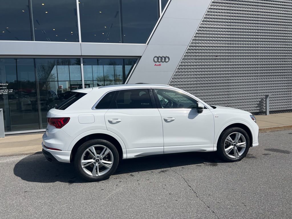 Used 2021 Audi Q3 2.0T Premium Plus w/ Premium Plus Package image 17