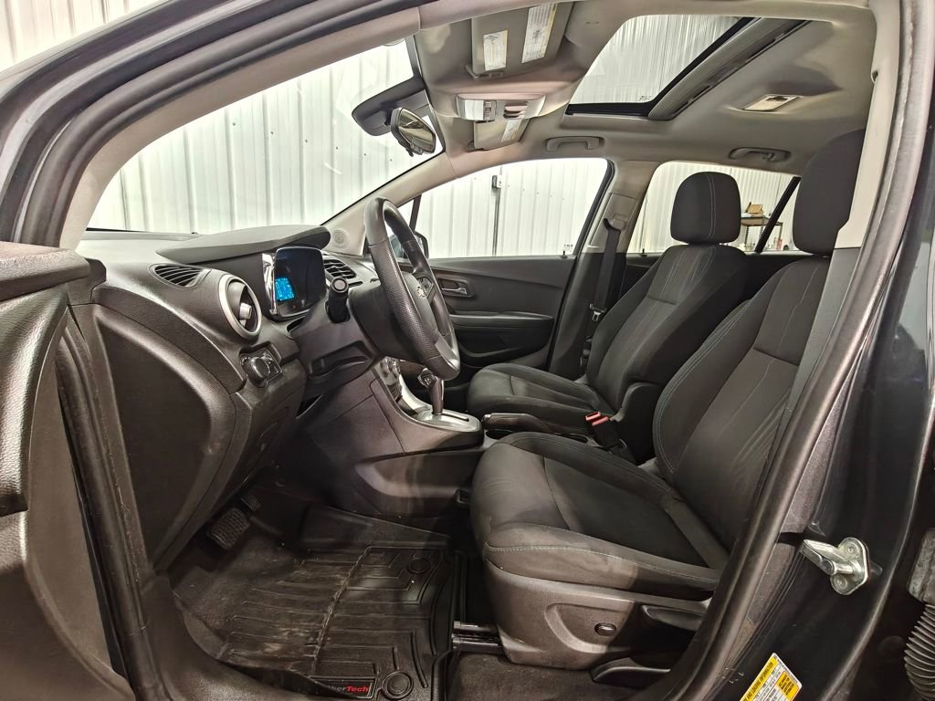 Used 2016 Chevrolet Trax LT w/ LT Sun and Sound Package image 24