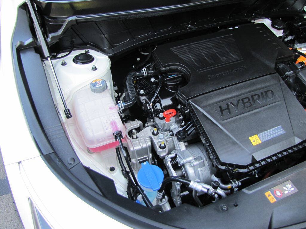 Used 2024 Kia Niro LX FWD image 27