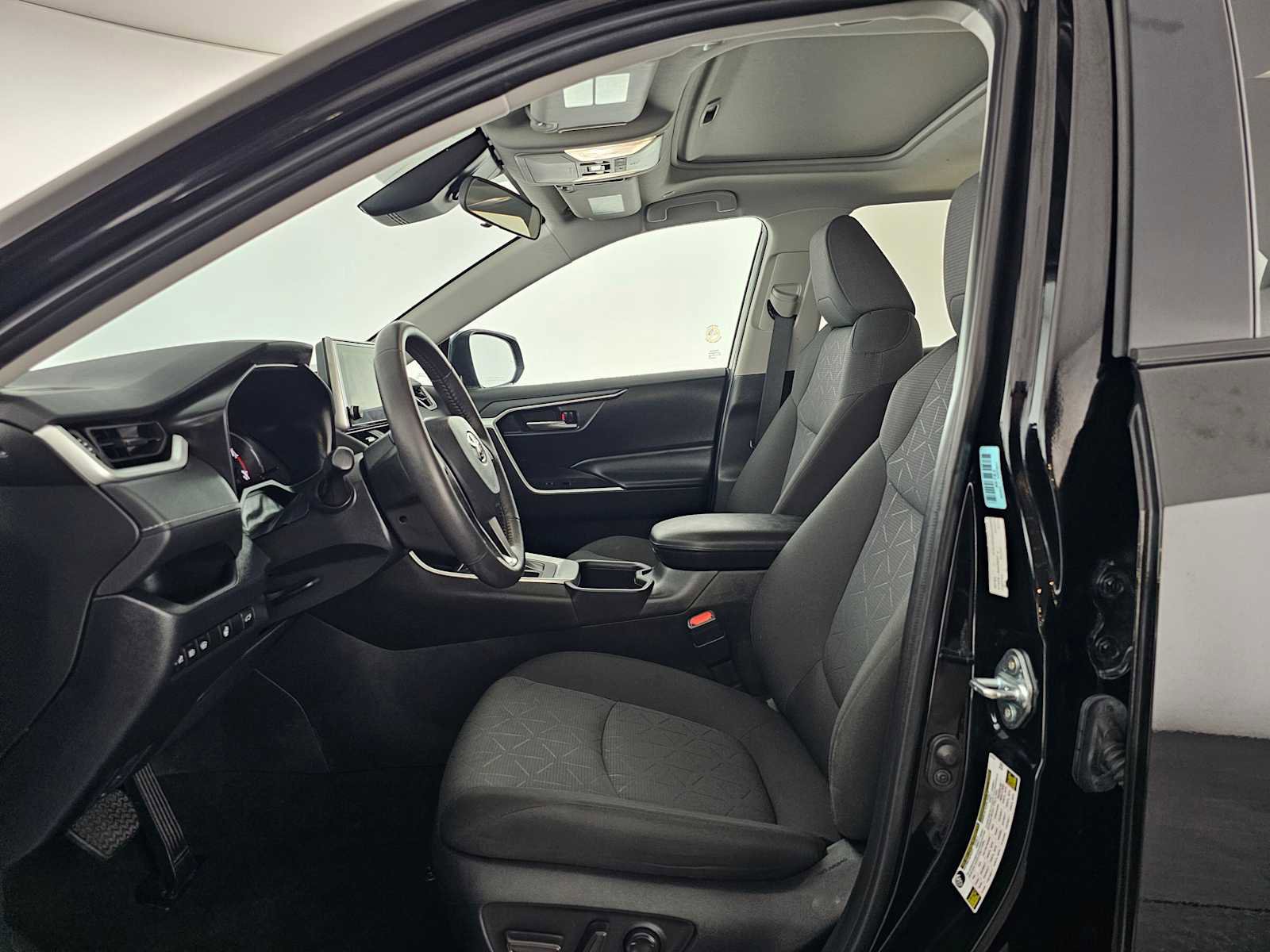 Used 2024 Toyota RAV4 XLE w/ Convenience Package image 21