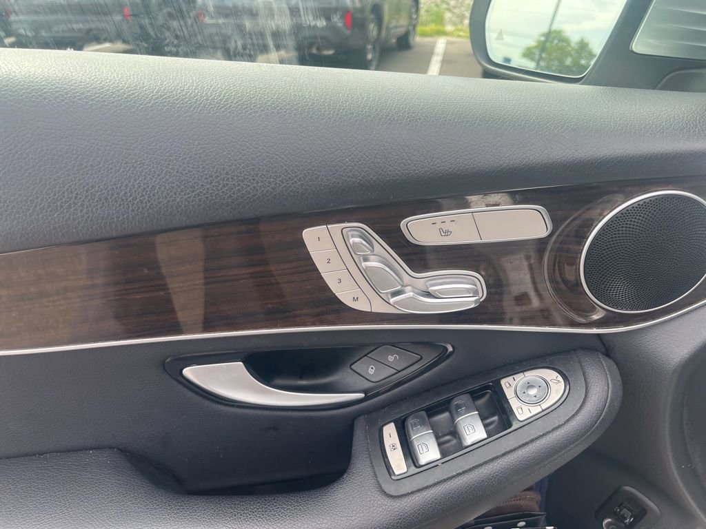 Used 2019 Mercedes-Benz GLC 300 4MATIC image 8