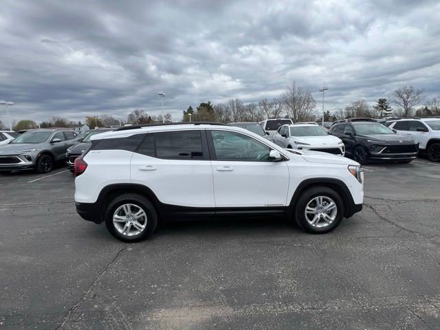 Certified 2023 GMC Terrain SLE w/ Driver Convenience Package AWD/4WD image 3