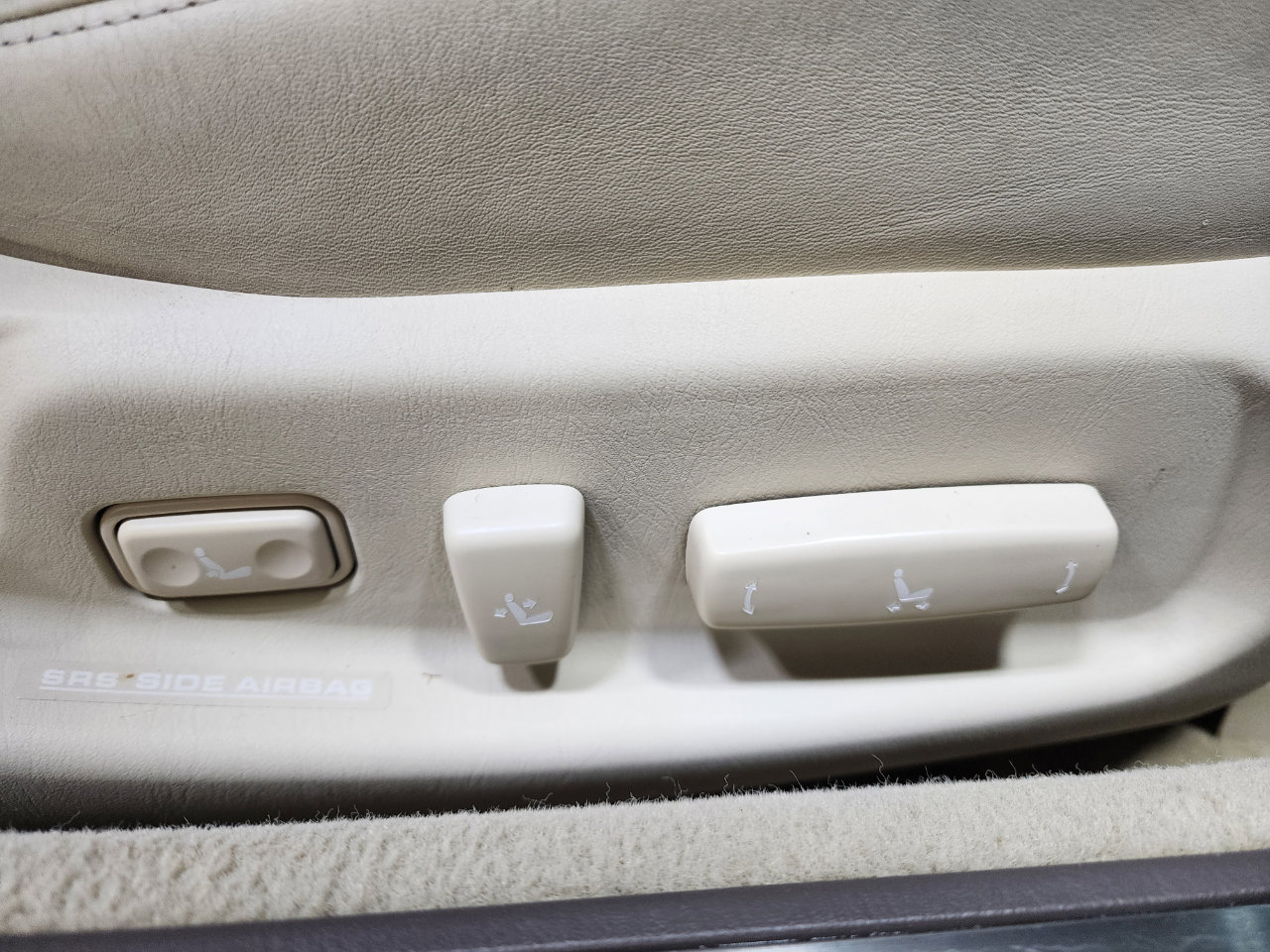 Used 2003 Lexus SC 430 Convertible image 27