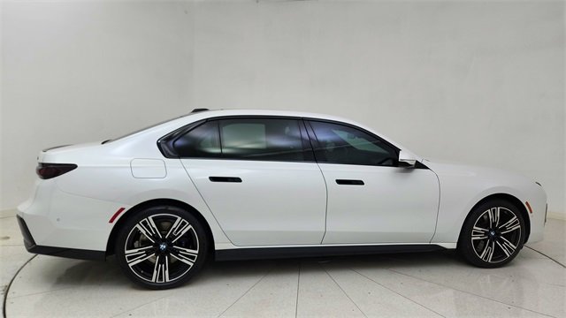 Used 2023 BMW 740i w/ Executive Package image 6