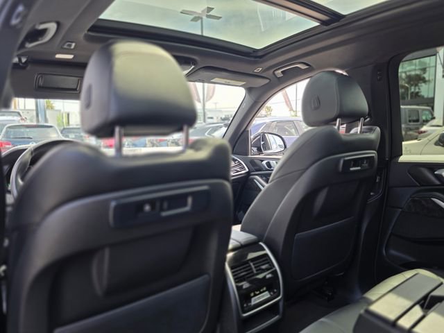 Used 2023 BMW X5 sDrive40i w/ Climate Comfort Package image 19