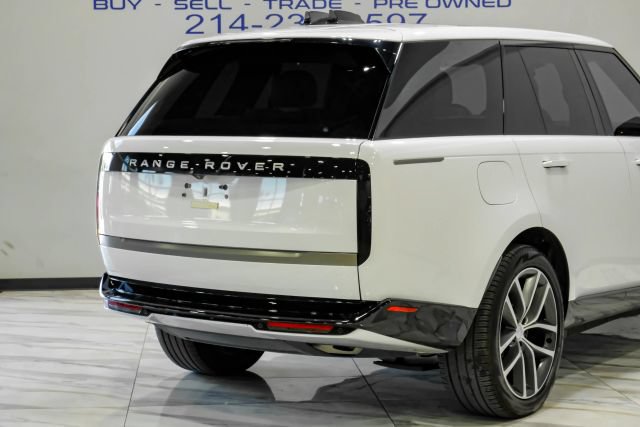 Used 2025 Land Rover Range Rover SE AWD/4WD image 11