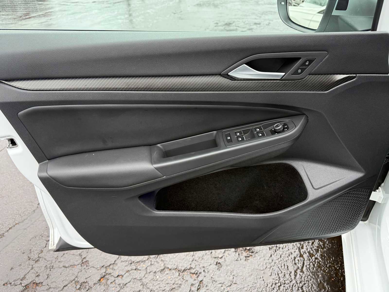 Certified 2024 Volkswagen Golf R image 12