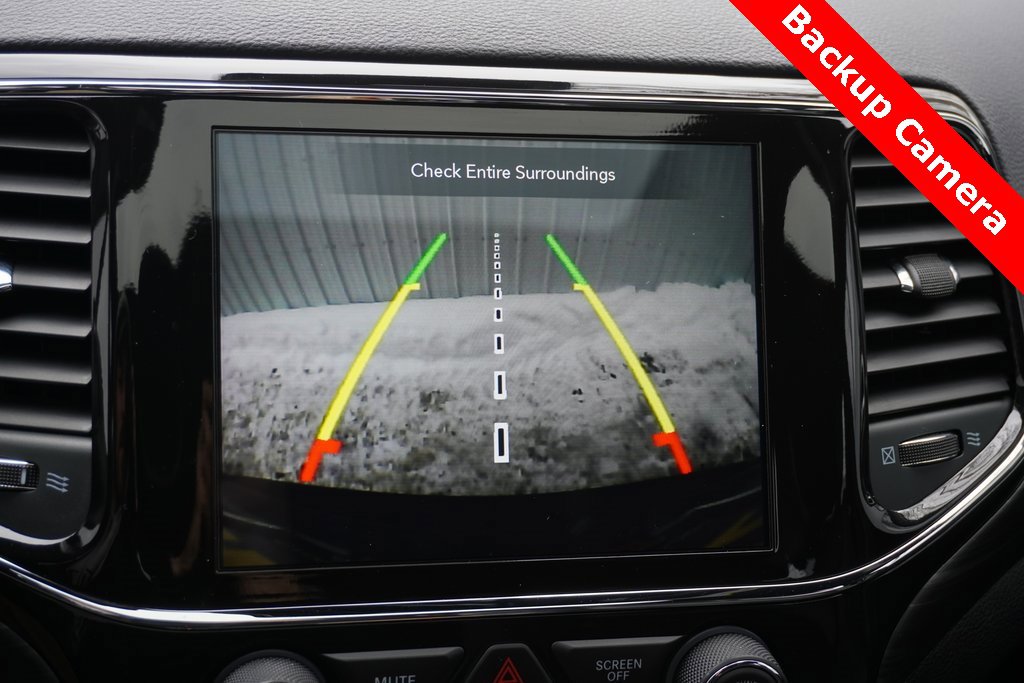 Used 2022 Jeep Grand Cherokee Laredo X image 35