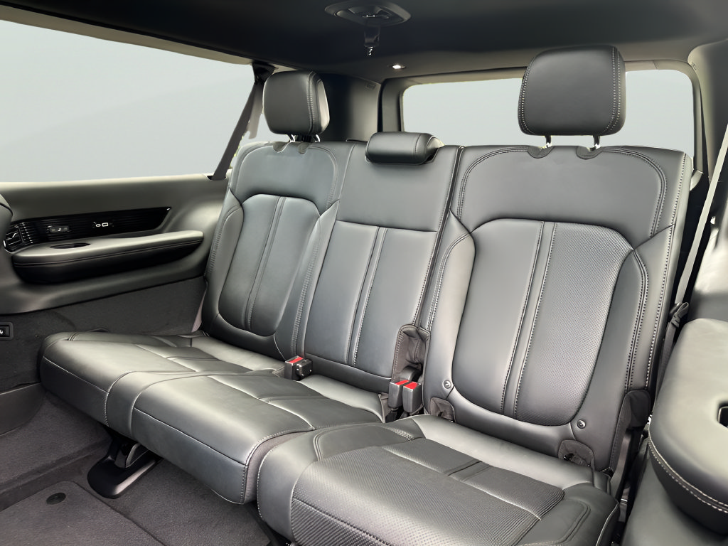 New 2026 Jeep Grand Wagoneer L Summit AWD/4WD image 32