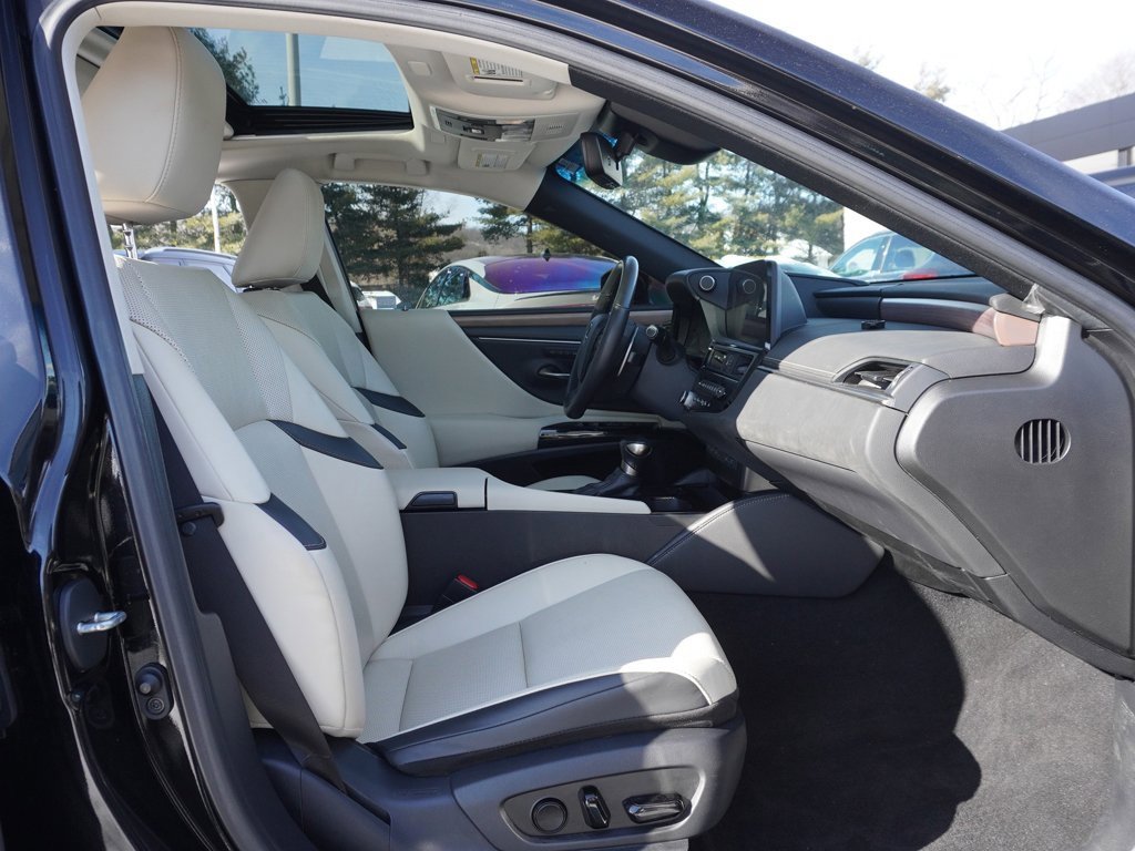 Used 2023 Lexus ES 250 w/ Premium Package image 31