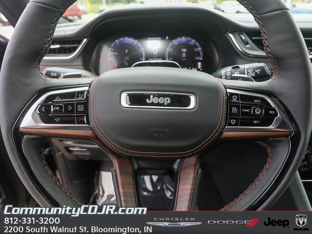 New 2025 Jeep Grand Cherokee L Summit w/ Advanced Protech Group IV image 14