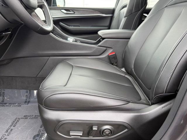 New 2025 Jeep Grand Cherokee L Limited w/ Black Appearance Package image 20