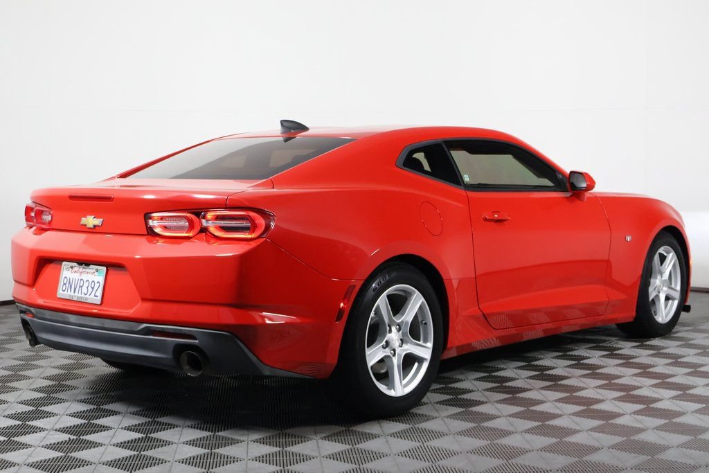 Used 2020 Chevrolet Camaro LT RWD image 5