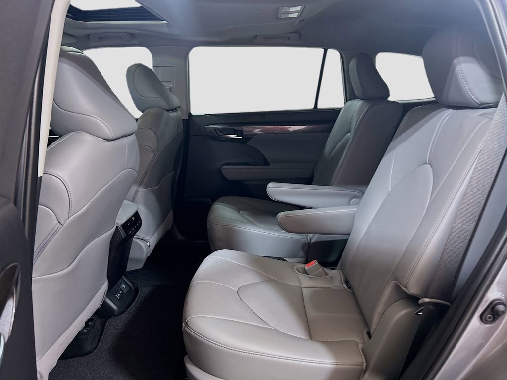 New 2026 Toyota Highlander Limited AWD/4WD image 23
