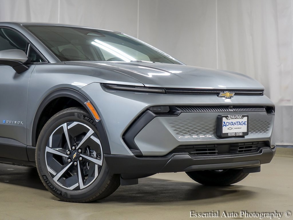 New 2026 Chevrolet Equinox EV LT image 3