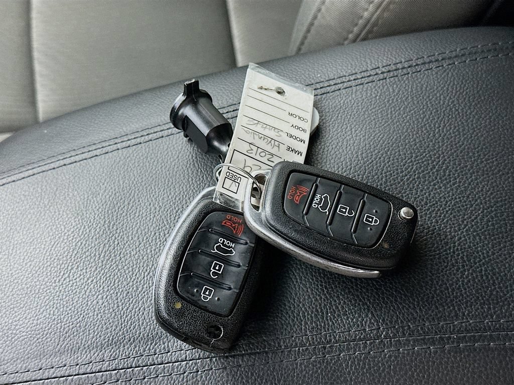 Used 2013 Hyundai Santa Fe Sport w/ Popular Equipment Pkg FWD image 30