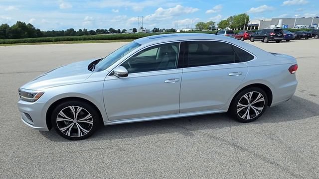 Used 2021 Volkswagen Passat 2.0T SE FWD image 6
