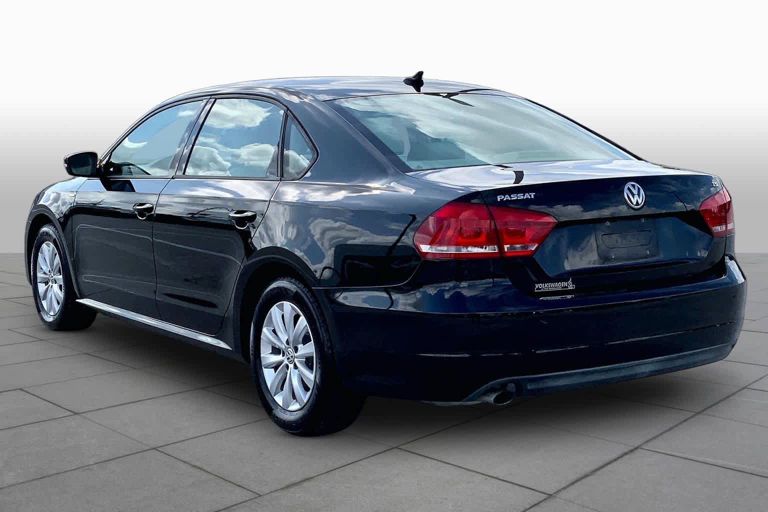 Used 2015 Volkswagen Passat 1.8T S FWD image 12