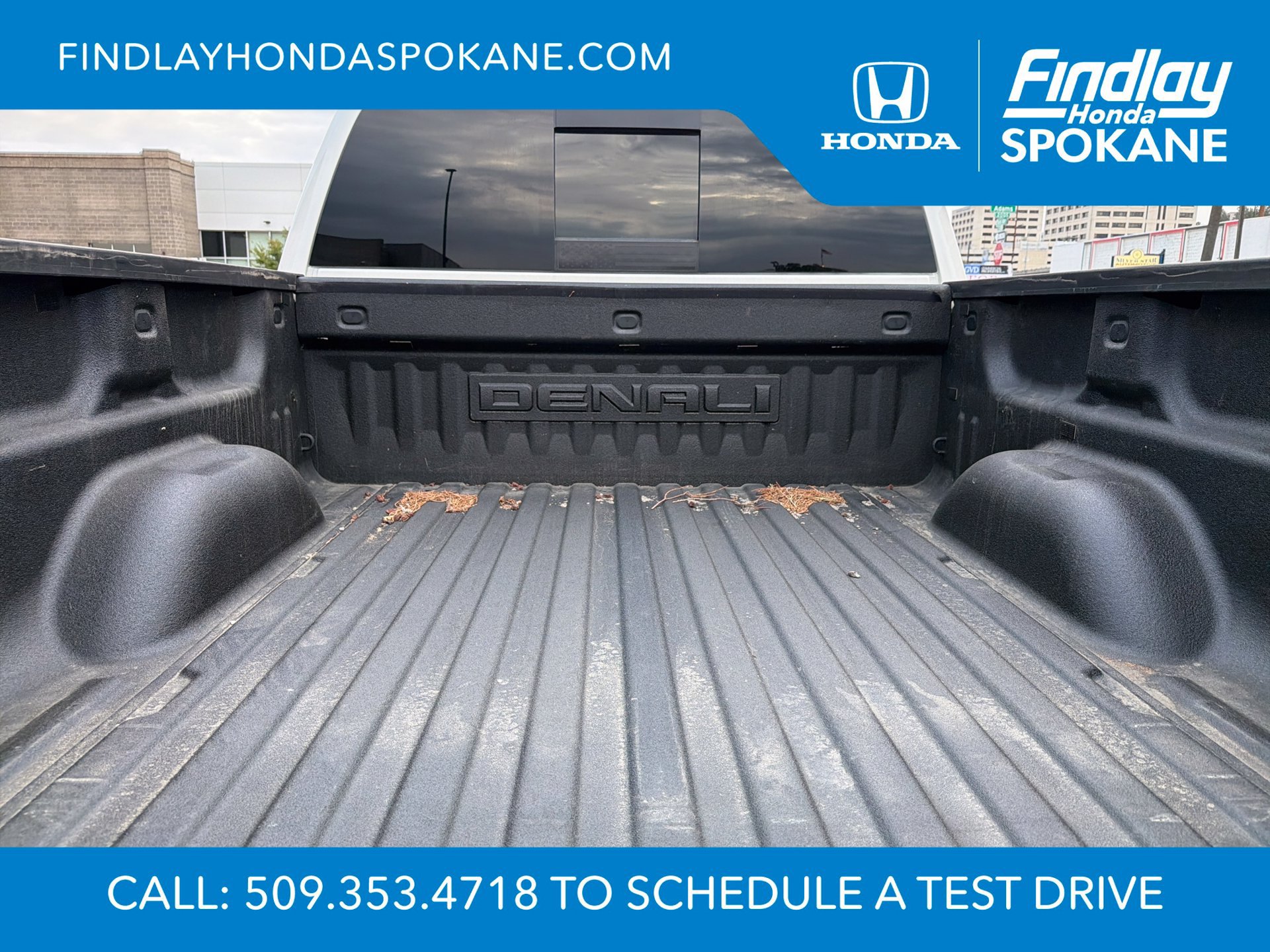Used 2015 GMC Sierra 1500 Denali w/ Driver Alert Package AWD/4WD image 11