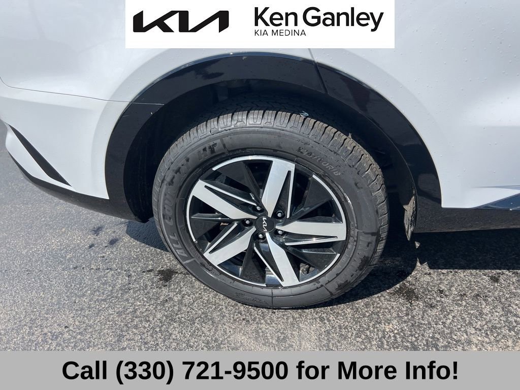Certified 2023 Kia Sorento S w/ Panoramic Sunroof Package FWD image 23