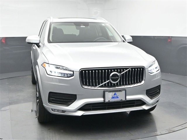 Used 2022 Volvo XC90 T6 Momentum w/ Climate Package image 2
