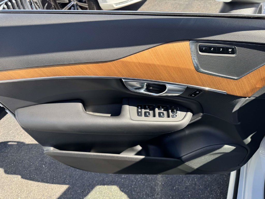 Certified 2024 Volvo XC90 B6 Plus AWD/4WD image 14