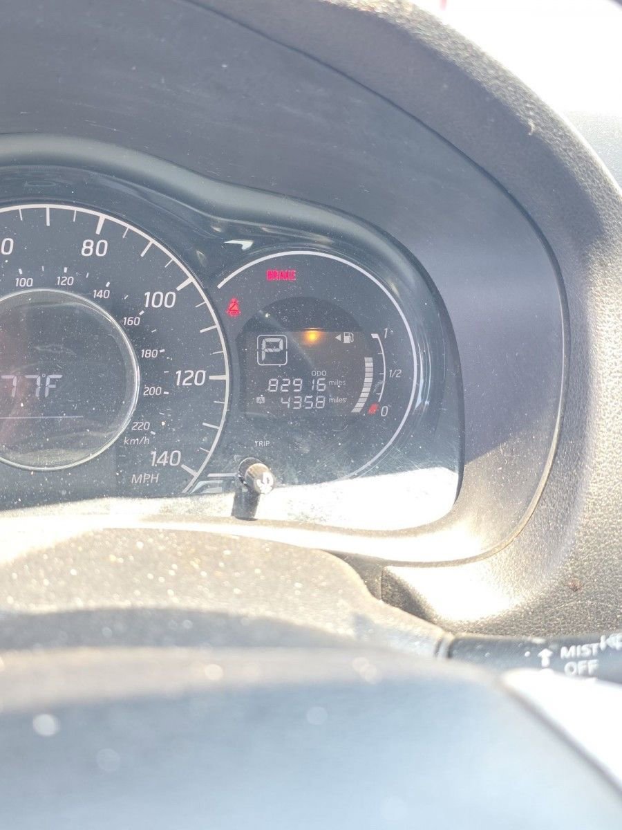 Used 2018 Nissan Versa Note SV FWD image 9