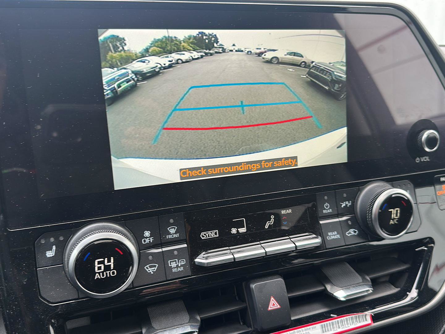 Used 2024 Toyota Highlander XLE AWD/4WD image 17