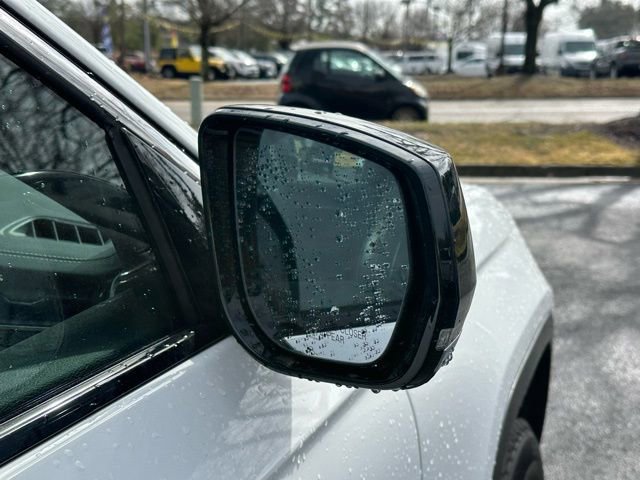 Used 2025 Jeep Grand Cherokee L Limited image 11