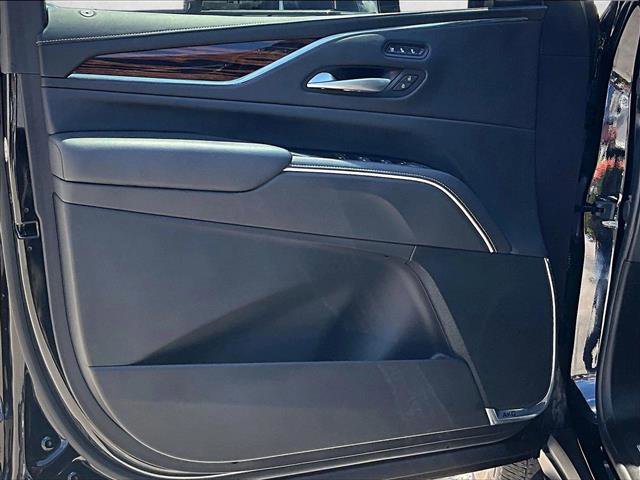 Used 2023 Cadillac Escalade Premium Luxury RWD image 18