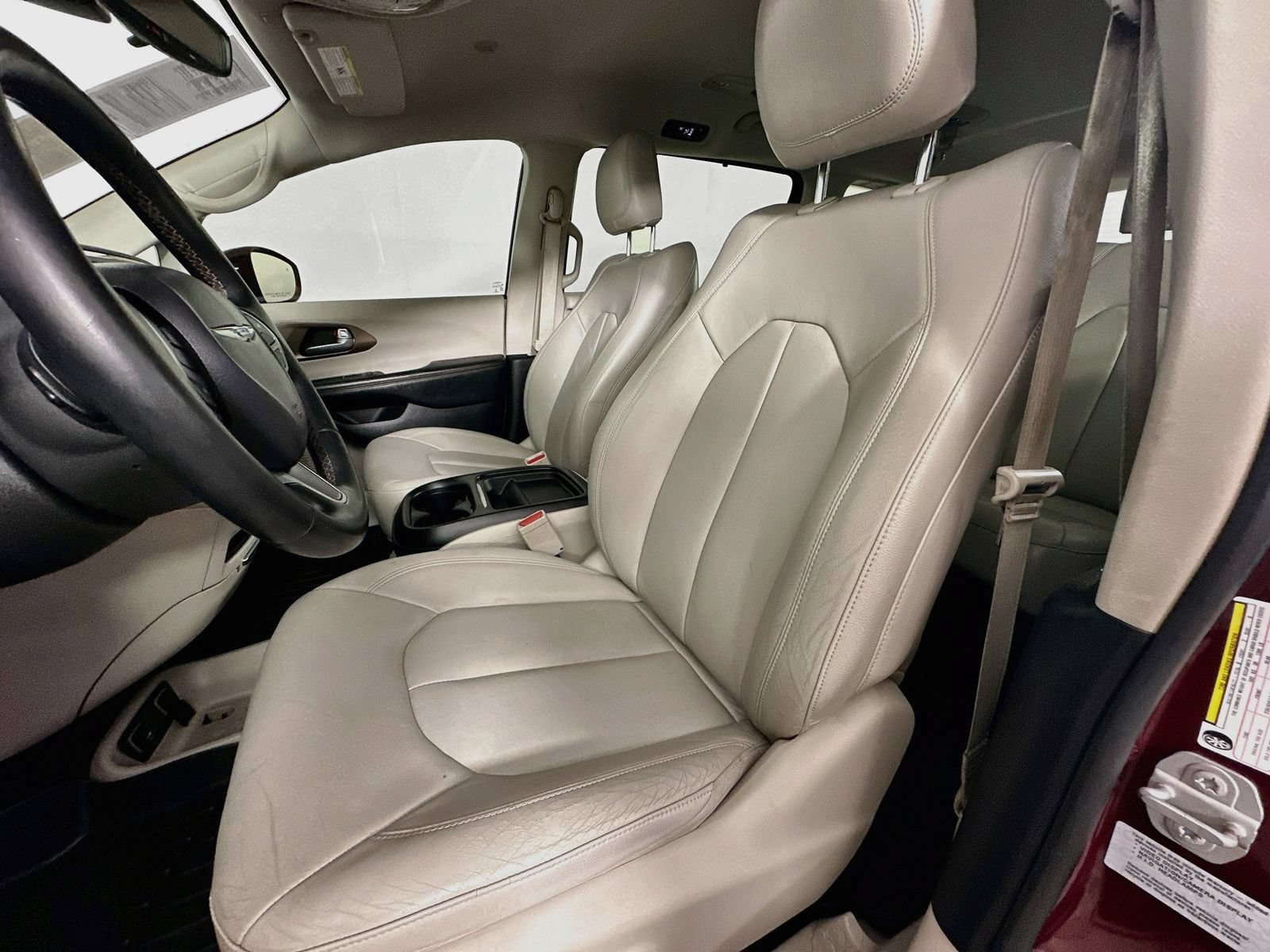 Used 2017 Chrysler Pacifica Touring-L FWD image 21