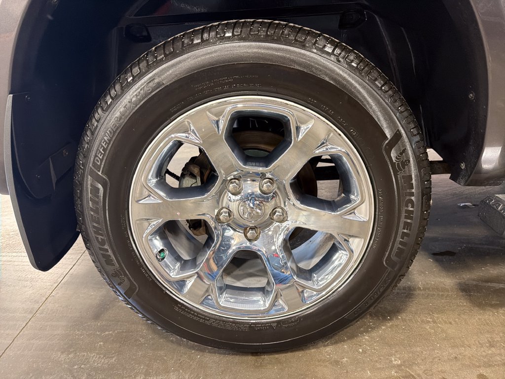 Used 2017 RAM 1500 Laramie w/ Convenience Group AWD/4WD image 21