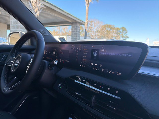 Used 2025 Buick Enclave Preferred image 22