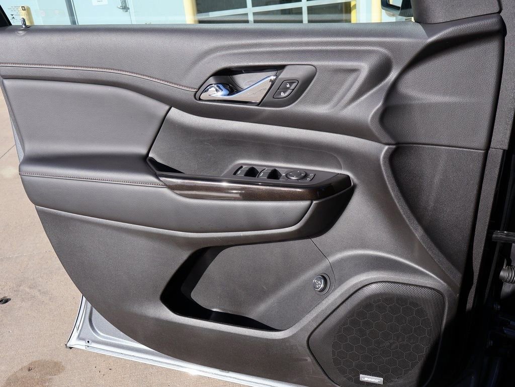 Used 2022 GMC Acadia AT4 image 41