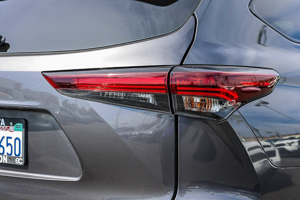 Certified 2024 Toyota Highlander XSE FWD image 27