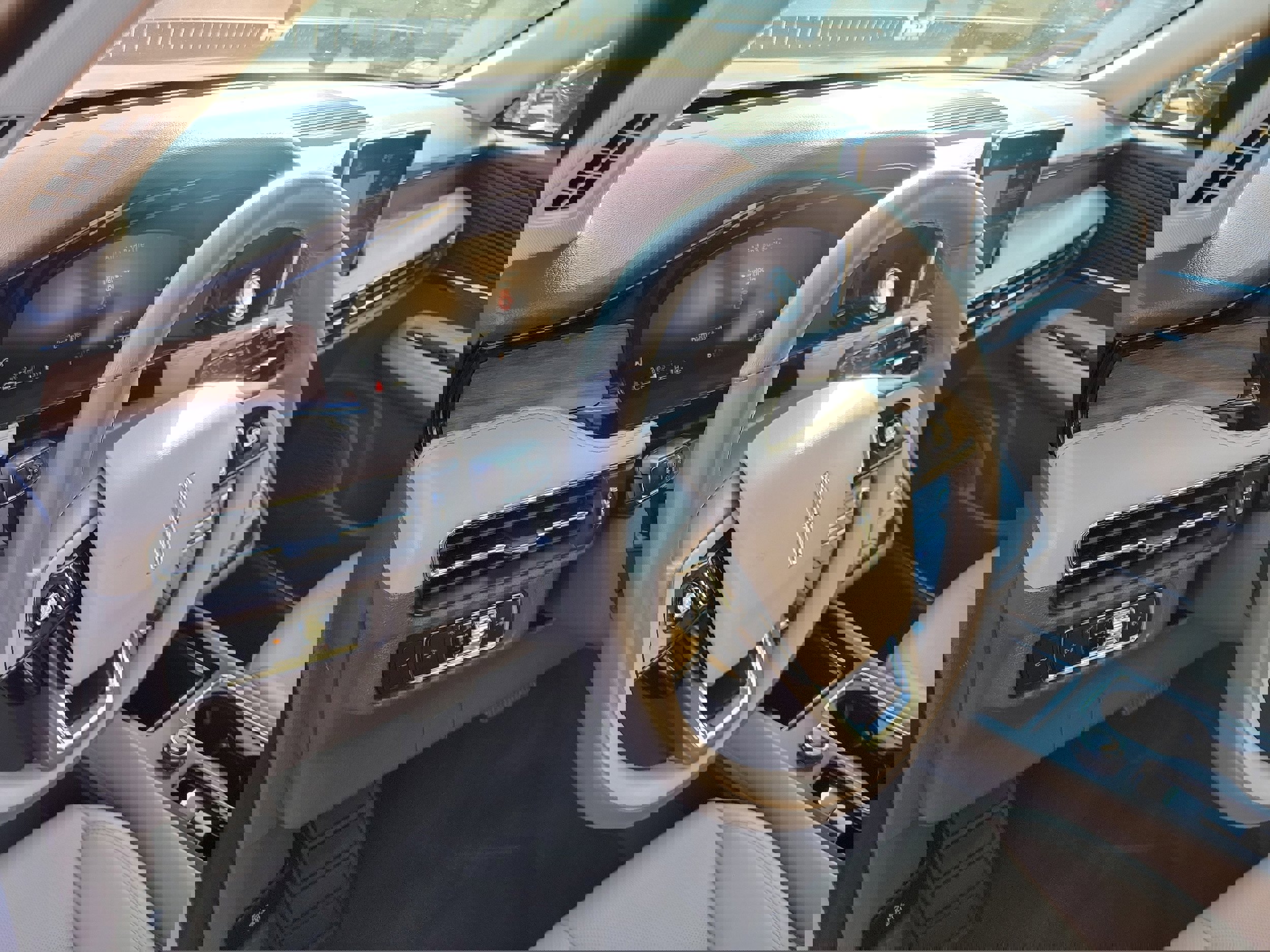 Used 2022 Lincoln Corsair Reserve w/ Equipment Group 201A image 20