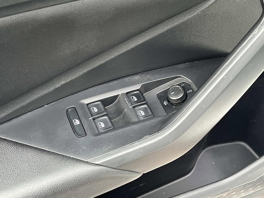 Used 2019 Volkswagen Jetta SE image 13